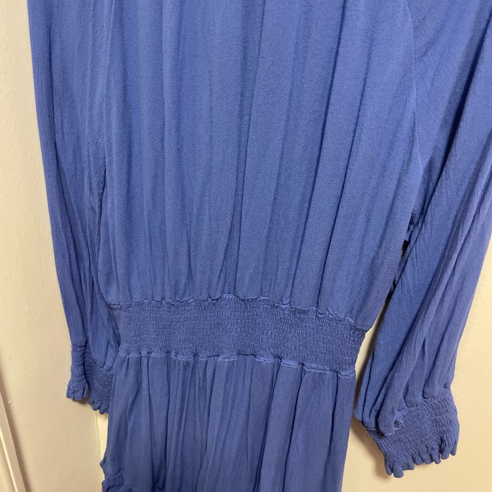 Blue Long-Sleeve midi Dress by Yakira Bella